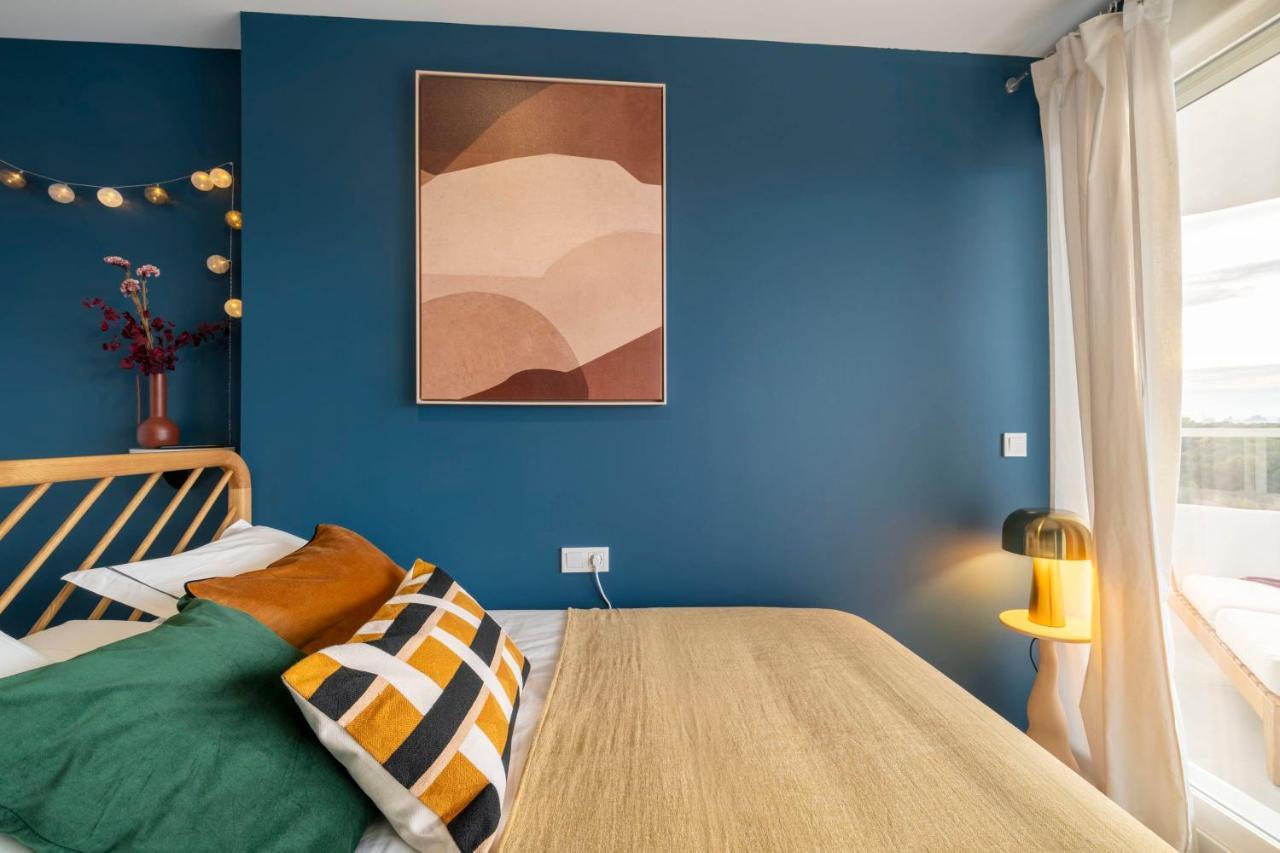 Gran Canet 2br! Walk To Beach, Sea View, Sauna & Gym *
