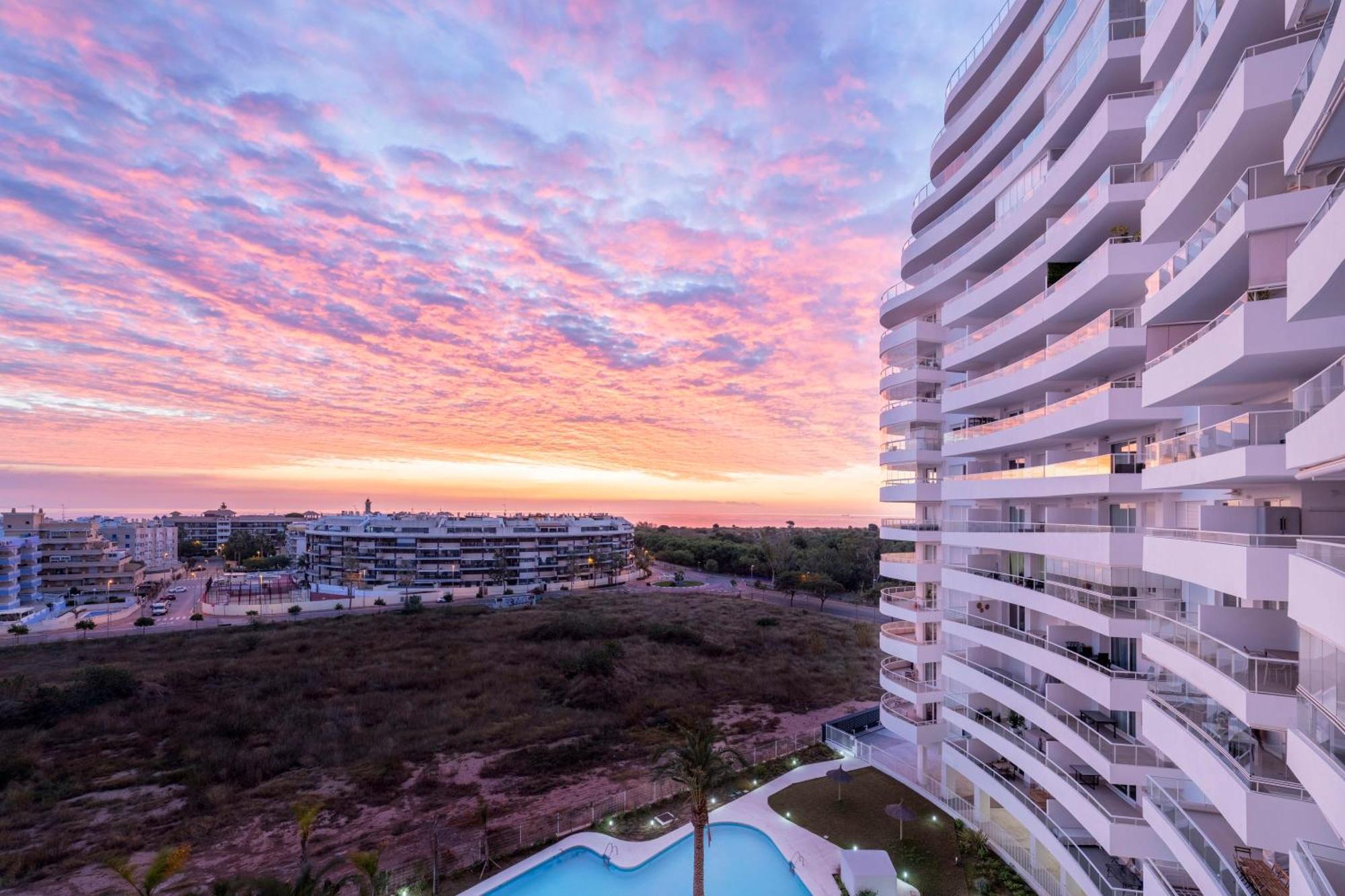 Apartment Gran Canet 2br! Walk To Beach, Sea View, Sauna & Gym *